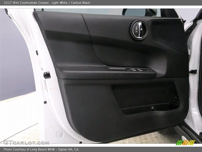Light White / Carbon Black 2017 Mini Countryman Cooper