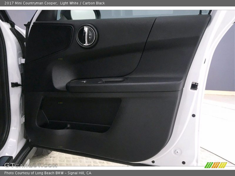 Light White / Carbon Black 2017 Mini Countryman Cooper