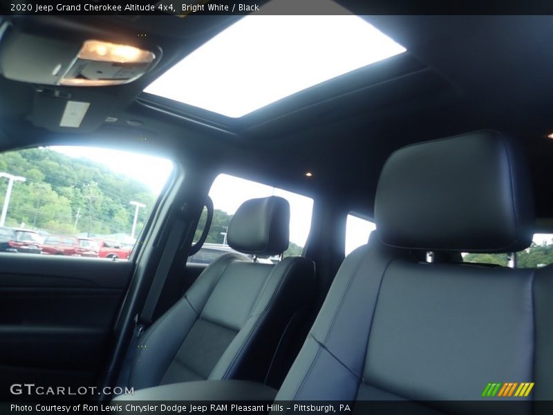 Bright White / Black 2020 Jeep Grand Cherokee Altitude 4x4