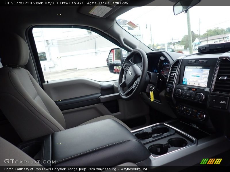 Agate Black / Earth Gray 2019 Ford F250 Super Duty XLT Crew Cab 4x4
