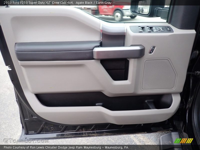Agate Black / Earth Gray 2019 Ford F250 Super Duty XLT Crew Cab 4x4