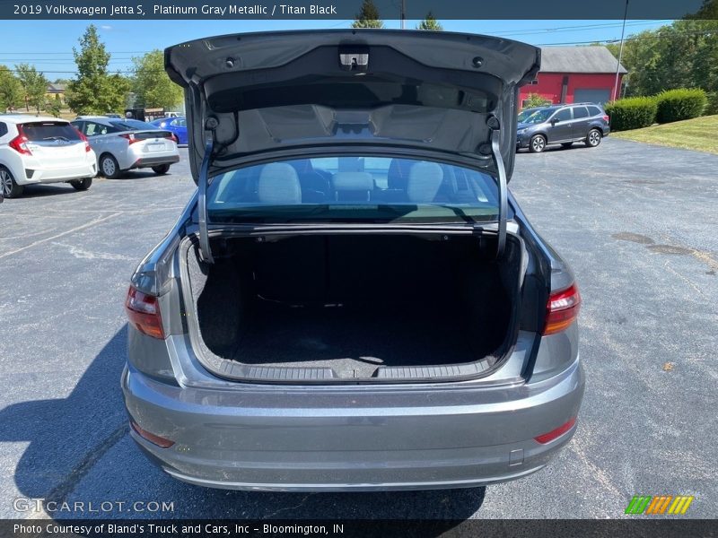 Platinum Gray Metallic / Titan Black 2019 Volkswagen Jetta S