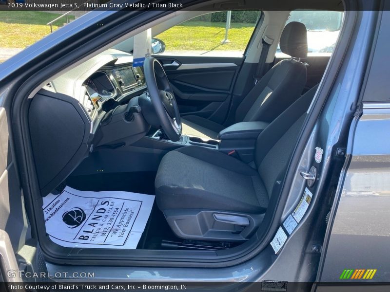Platinum Gray Metallic / Titan Black 2019 Volkswagen Jetta S