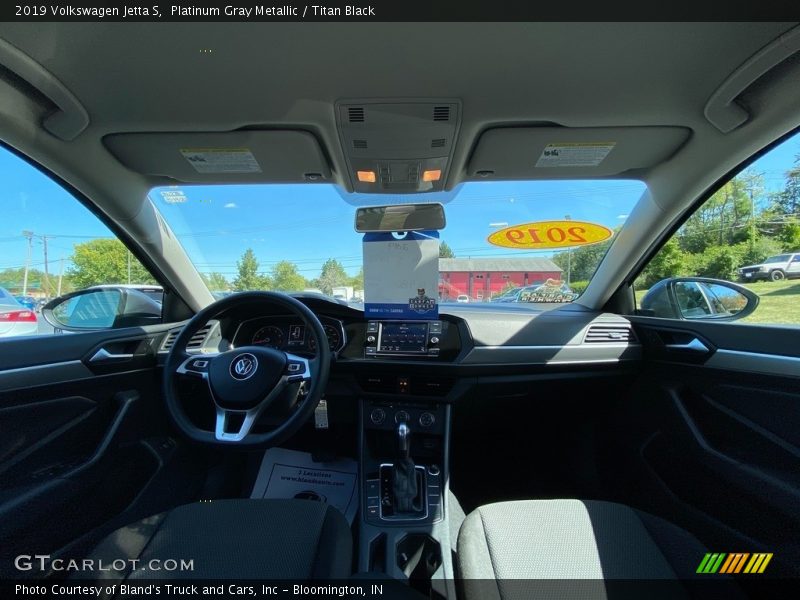 Platinum Gray Metallic / Titan Black 2019 Volkswagen Jetta S