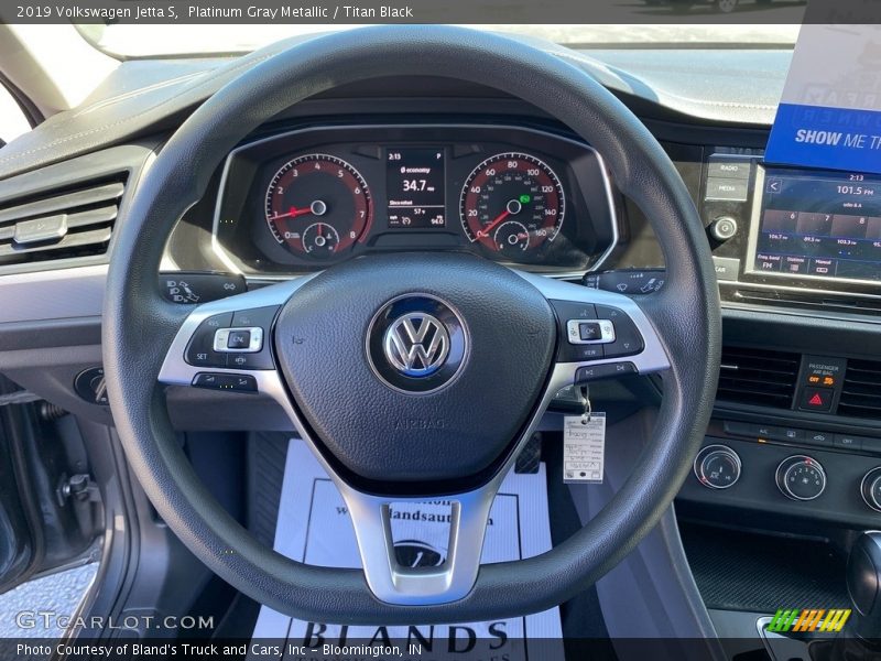 Platinum Gray Metallic / Titan Black 2019 Volkswagen Jetta S