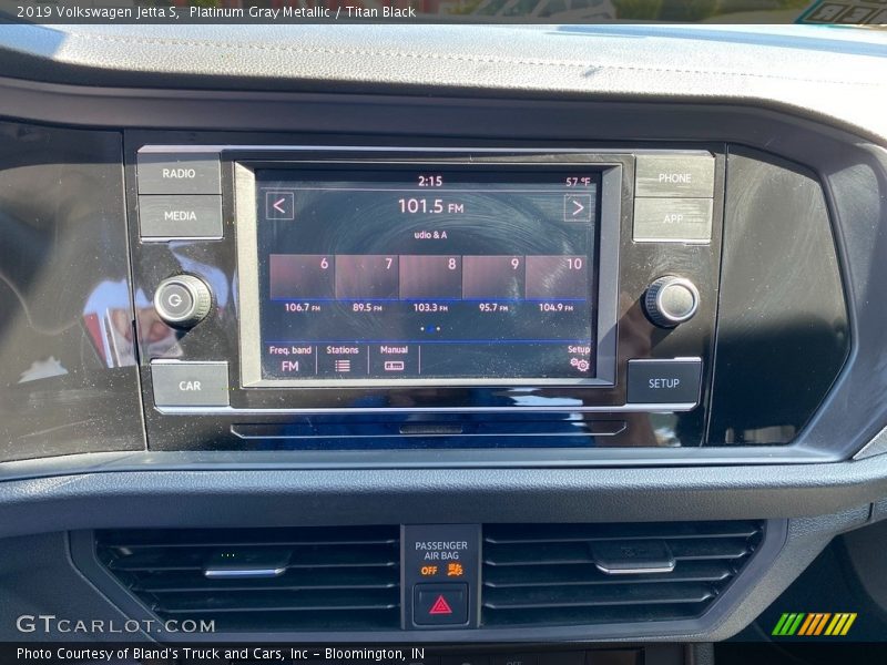 Platinum Gray Metallic / Titan Black 2019 Volkswagen Jetta S