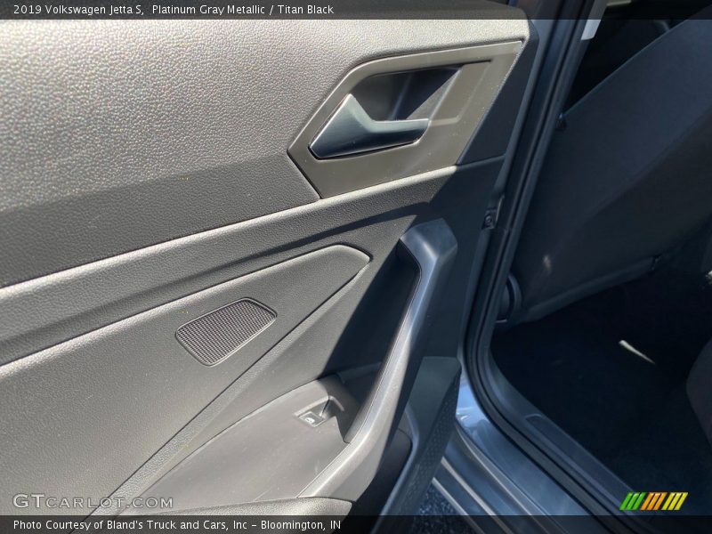 Platinum Gray Metallic / Titan Black 2019 Volkswagen Jetta S