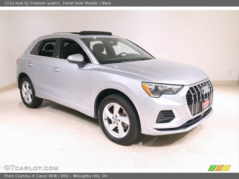 Florett Silver Metallic / Black 2019 Audi Q3 Premium quattro