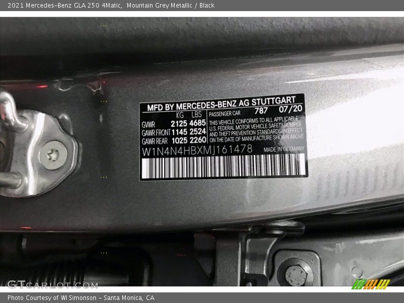 Mountain Grey Metallic / Black 2021 Mercedes-Benz GLA 250 4Matic