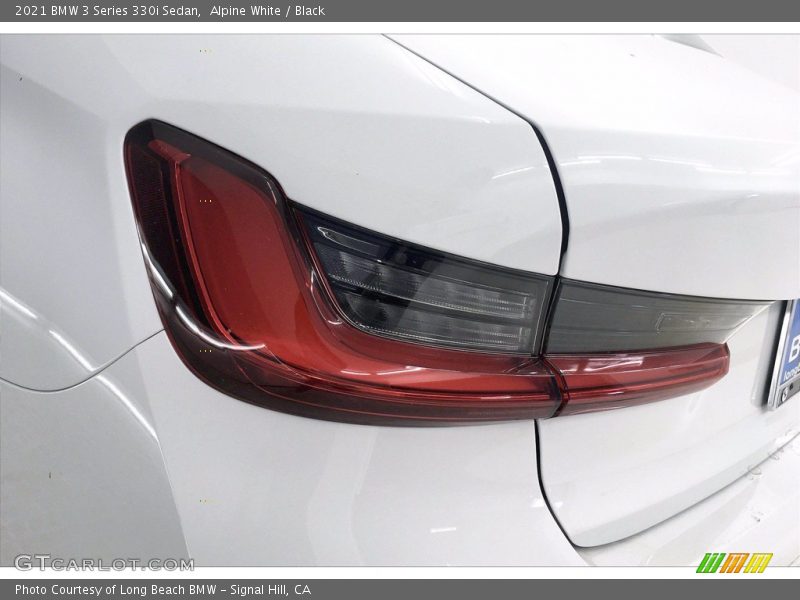 Alpine White / Black 2021 BMW 3 Series 330i Sedan