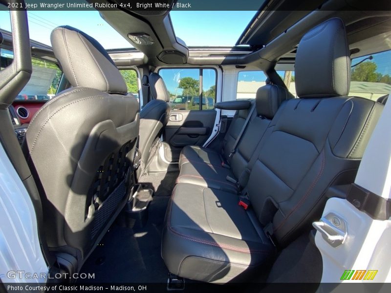 Bright White / Black 2021 Jeep Wrangler Unlimited Rubicon 4x4