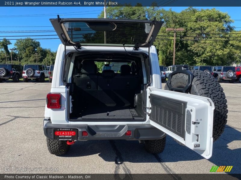 Bright White / Black 2021 Jeep Wrangler Unlimited Rubicon 4x4