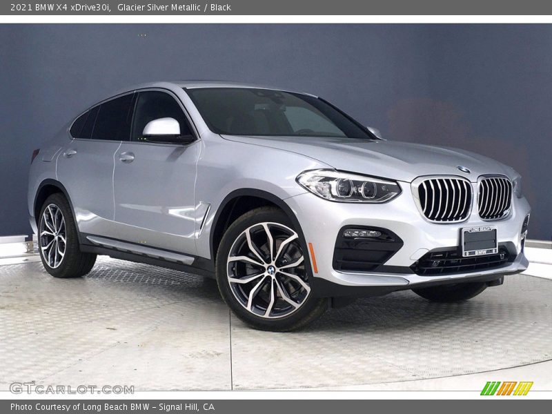 Front 3/4 View of 2021 X4 xDrive30i