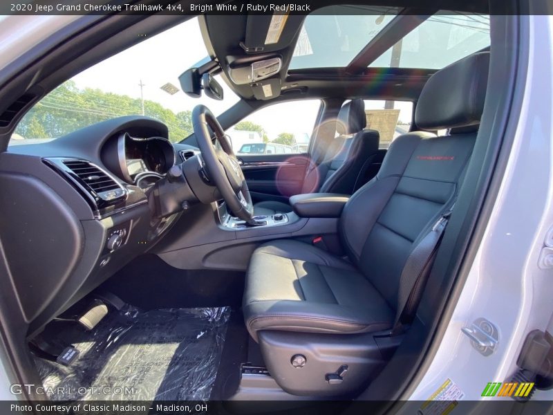 Bright White / Ruby Red/Black 2020 Jeep Grand Cherokee Trailhawk 4x4