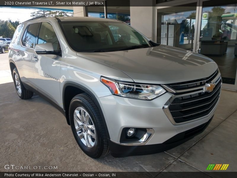Silver Ice Metallic / Jet Black 2020 Chevrolet Traverse LT