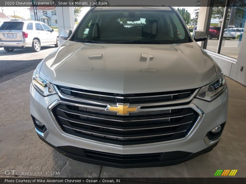 Silver Ice Metallic / Jet Black 2020 Chevrolet Traverse LT