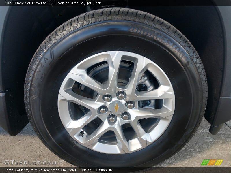 Silver Ice Metallic / Jet Black 2020 Chevrolet Traverse LT