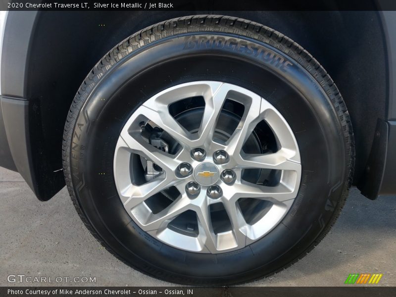 Silver Ice Metallic / Jet Black 2020 Chevrolet Traverse LT
