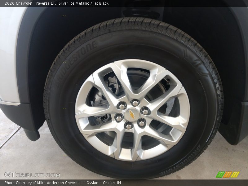 Silver Ice Metallic / Jet Black 2020 Chevrolet Traverse LT
