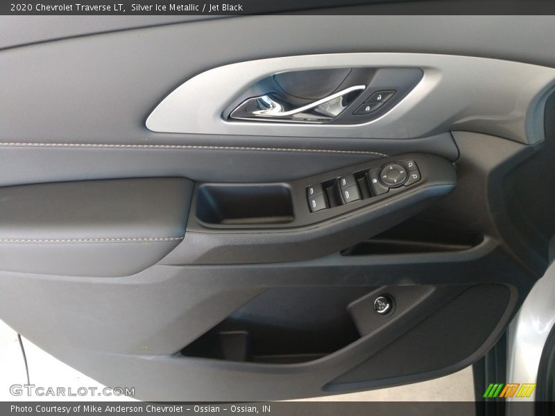 Silver Ice Metallic / Jet Black 2020 Chevrolet Traverse LT