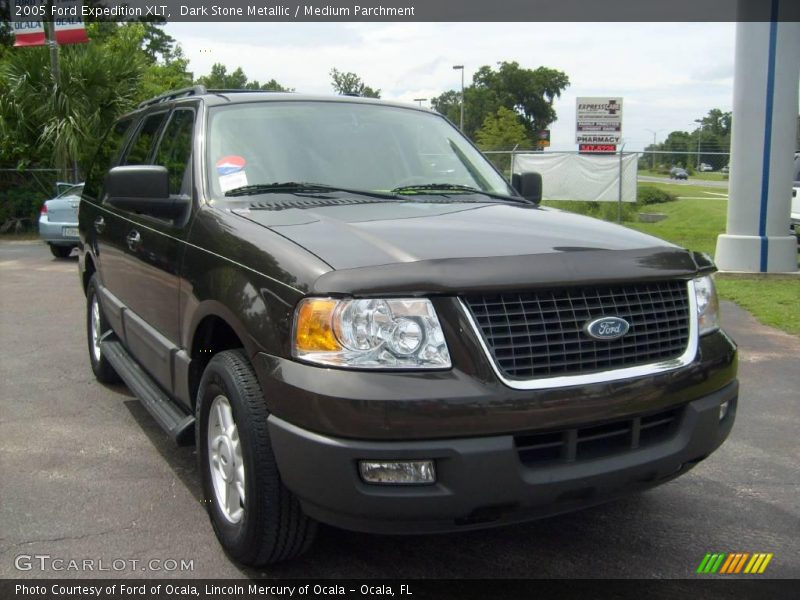 Dark Stone Metallic / Medium Parchment 2005 Ford Expedition XLT