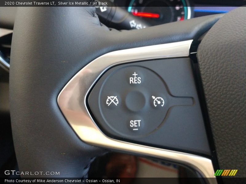 Silver Ice Metallic / Jet Black 2020 Chevrolet Traverse LT