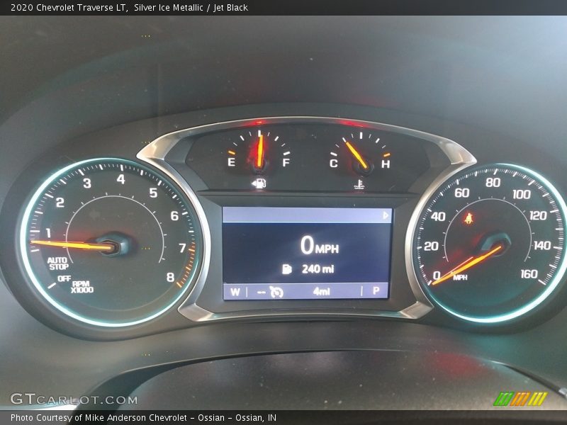 Silver Ice Metallic / Jet Black 2020 Chevrolet Traverse LT