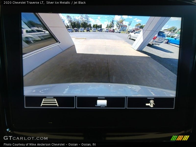 Silver Ice Metallic / Jet Black 2020 Chevrolet Traverse LT
