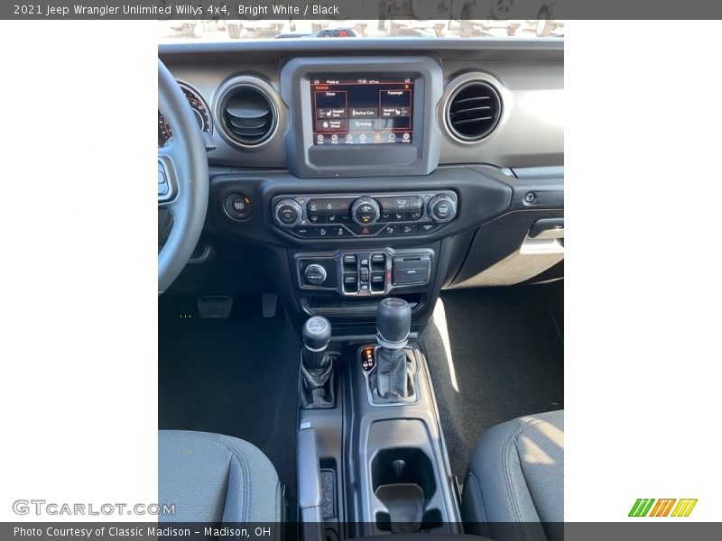 Bright White / Black 2021 Jeep Wrangler Unlimited Willys 4x4