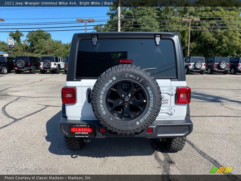 Bright White / Black 2021 Jeep Wrangler Unlimited Willys 4x4