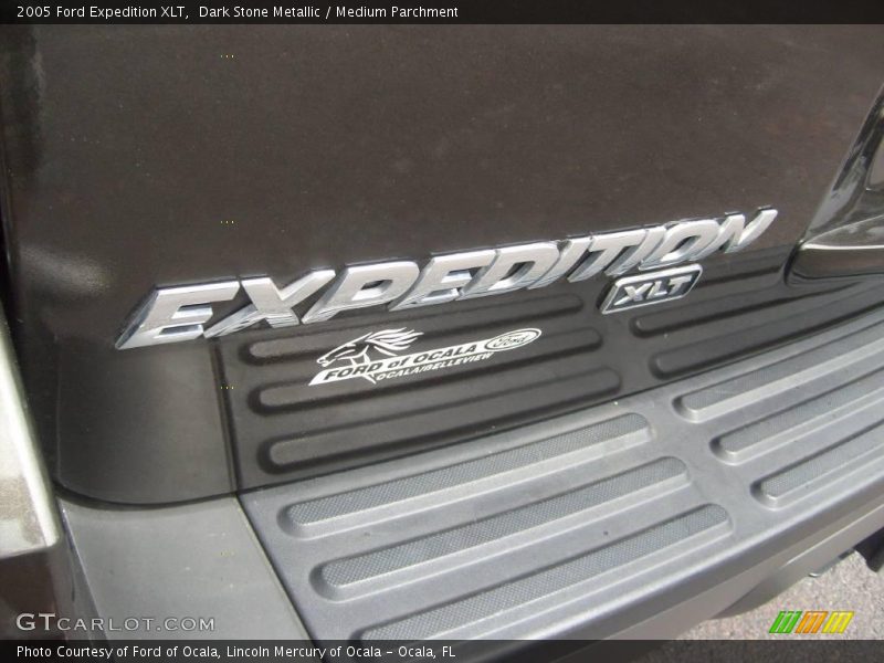 Dark Stone Metallic / Medium Parchment 2005 Ford Expedition XLT
