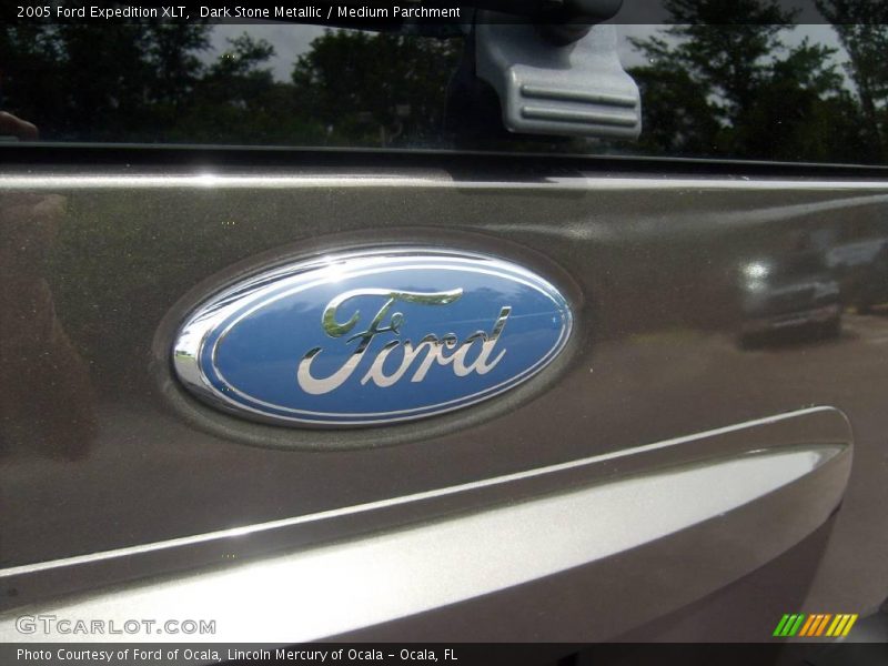 Dark Stone Metallic / Medium Parchment 2005 Ford Expedition XLT