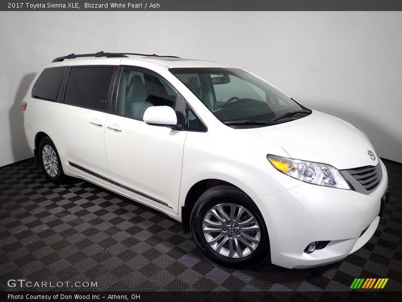 Blizzard White Pearl / Ash 2017 Toyota Sienna XLE