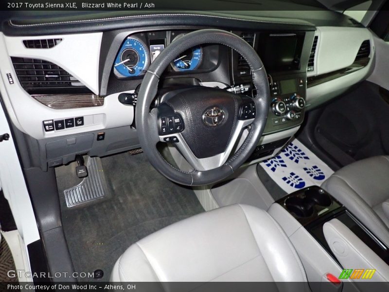 Blizzard White Pearl / Ash 2017 Toyota Sienna XLE