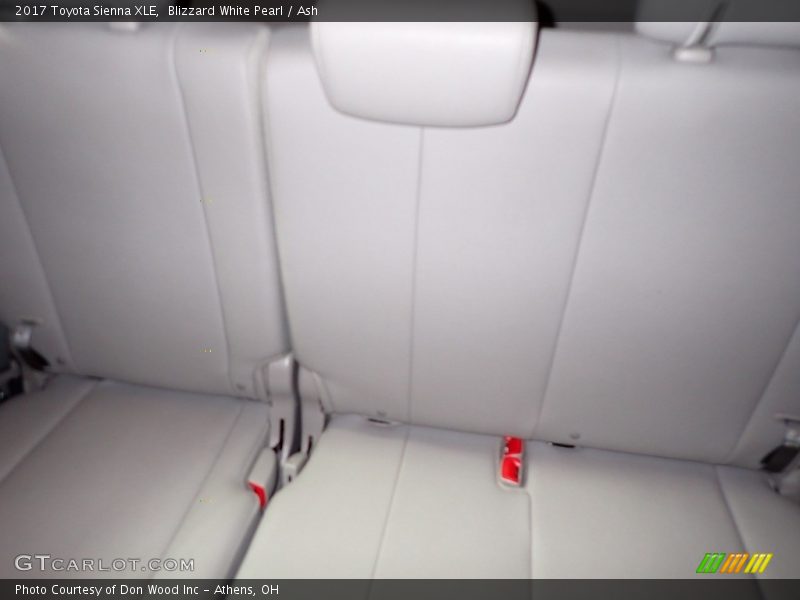 Blizzard White Pearl / Ash 2017 Toyota Sienna XLE