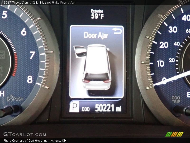 Blizzard White Pearl / Ash 2017 Toyota Sienna XLE