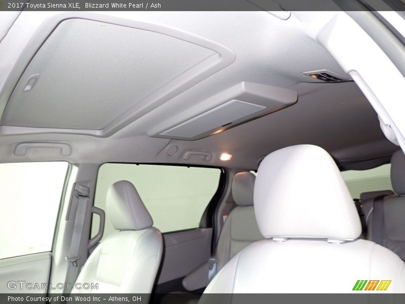 Blizzard White Pearl / Ash 2017 Toyota Sienna XLE