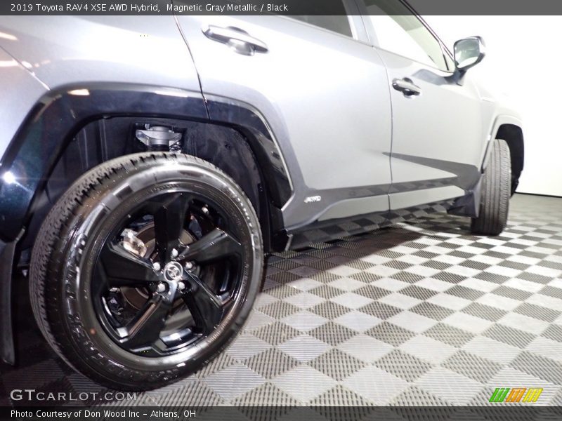 Magnetic Gray Metallic / Black 2019 Toyota RAV4 XSE AWD Hybrid