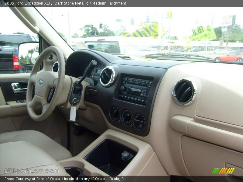 Dark Stone Metallic / Medium Parchment 2005 Ford Expedition XLT