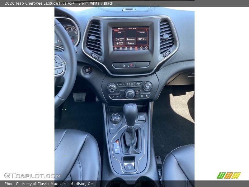 Bright White / Black 2020 Jeep Cherokee Latitude Plus 4x4