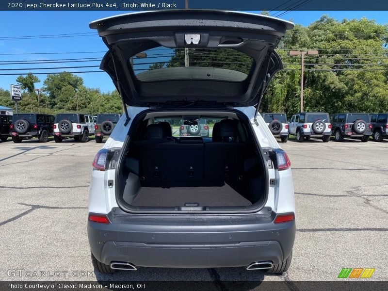 Bright White / Black 2020 Jeep Cherokee Latitude Plus 4x4