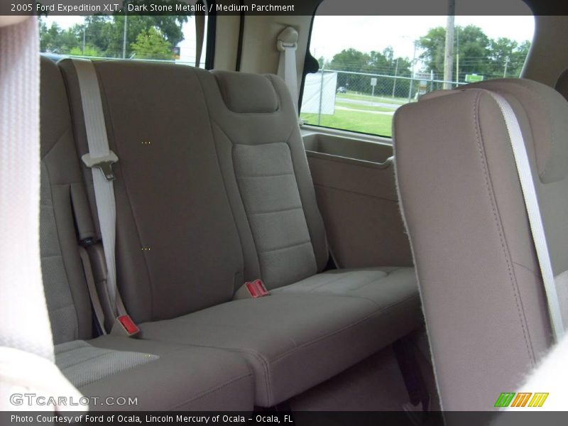 Dark Stone Metallic / Medium Parchment 2005 Ford Expedition XLT