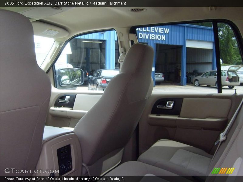 Dark Stone Metallic / Medium Parchment 2005 Ford Expedition XLT
