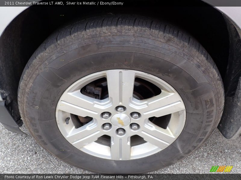 Silver Ice Metallic / Ebony/Ebony 2011 Chevrolet Traverse LT AWD