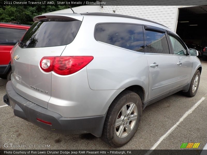 Silver Ice Metallic / Ebony/Ebony 2011 Chevrolet Traverse LT AWD