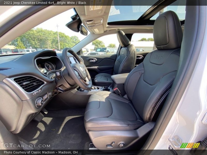 Bright White / Black 2021 Jeep Cherokee Limited 4x4