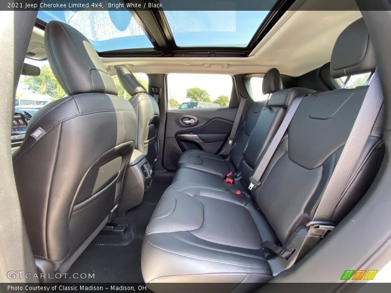 Bright White / Black 2021 Jeep Cherokee Limited 4x4