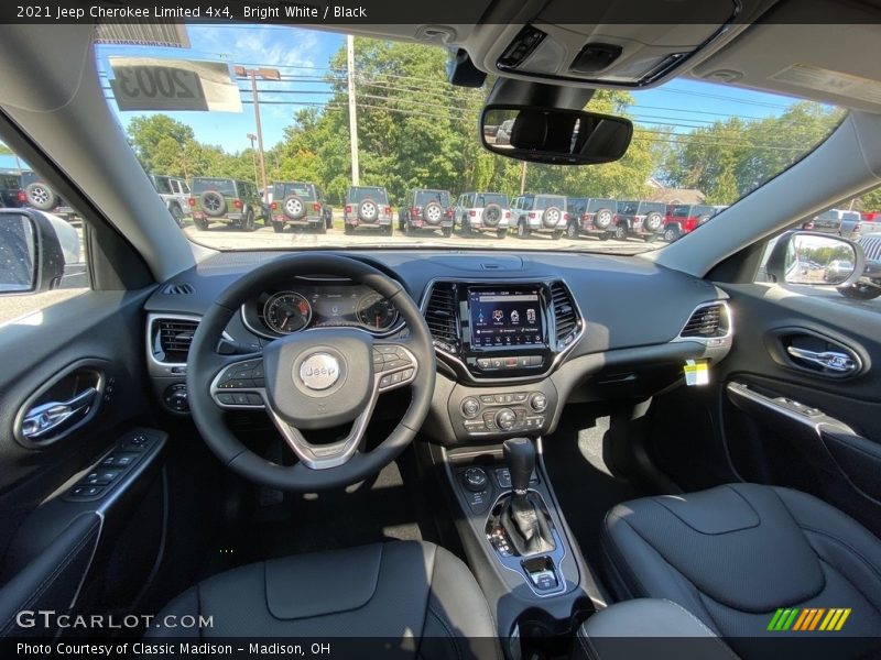 Bright White / Black 2021 Jeep Cherokee Limited 4x4