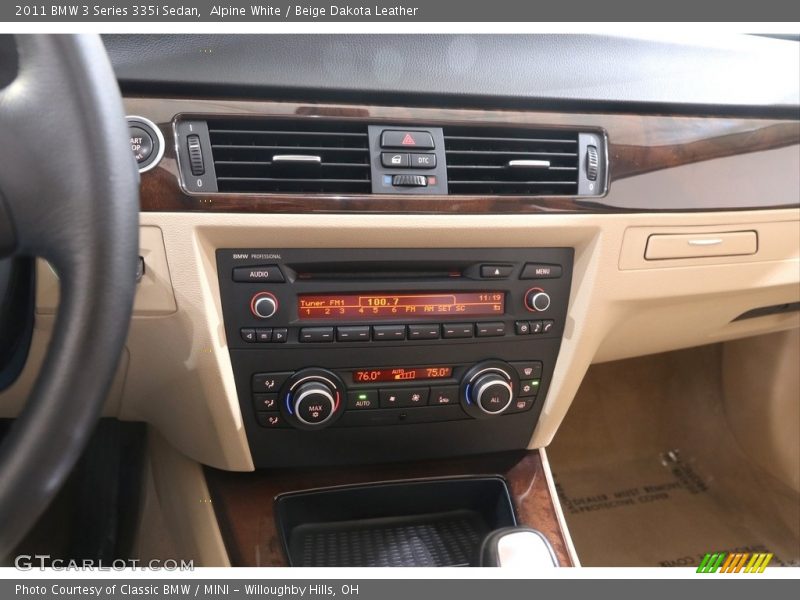 Alpine White / Beige Dakota Leather 2011 BMW 3 Series 335i Sedan
