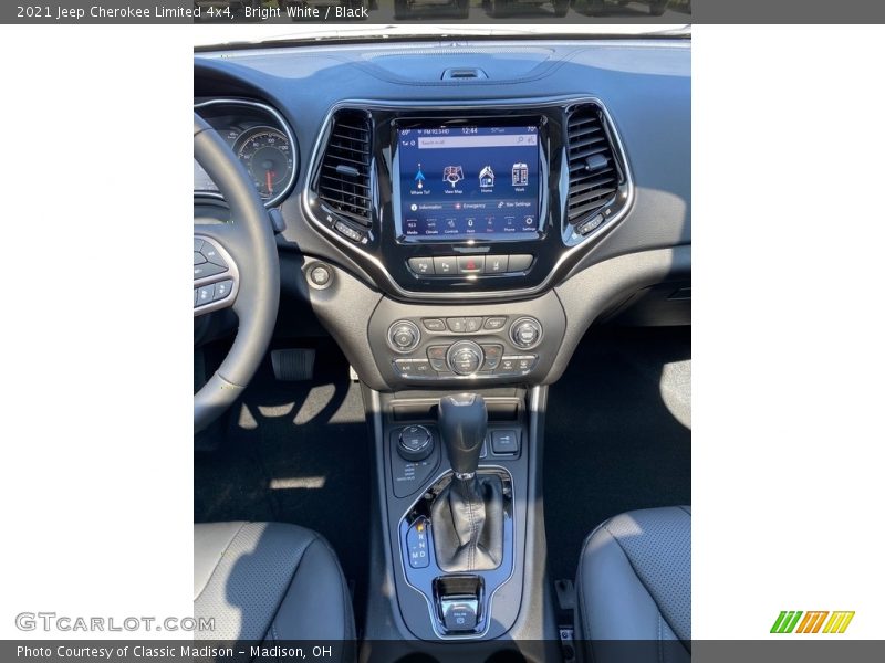 Bright White / Black 2021 Jeep Cherokee Limited 4x4